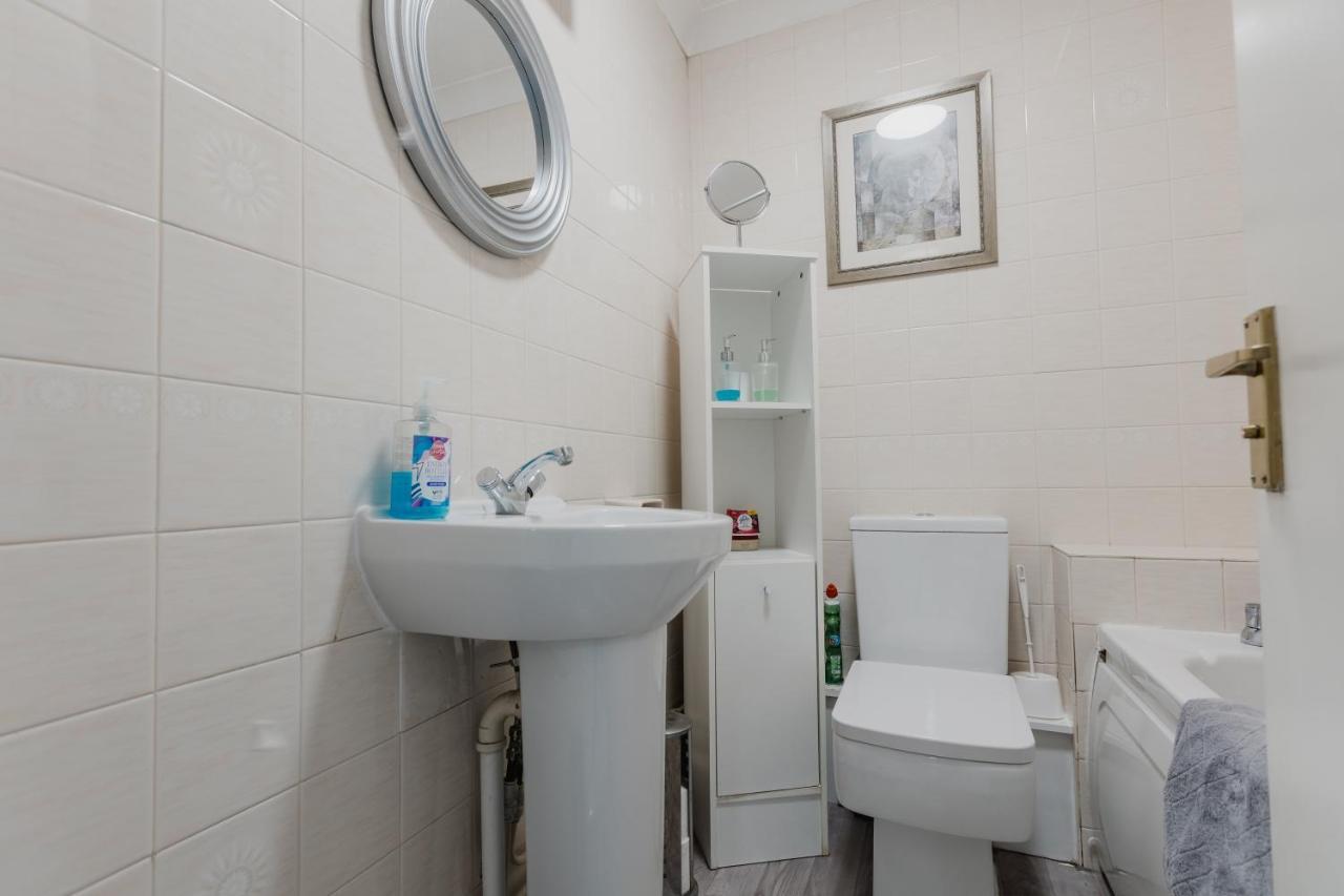 Hullidays - Trinity Studio Apt. Apartment Kingston upon Hull Bagian luar foto